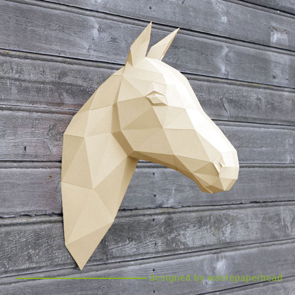 Horse – Cremello